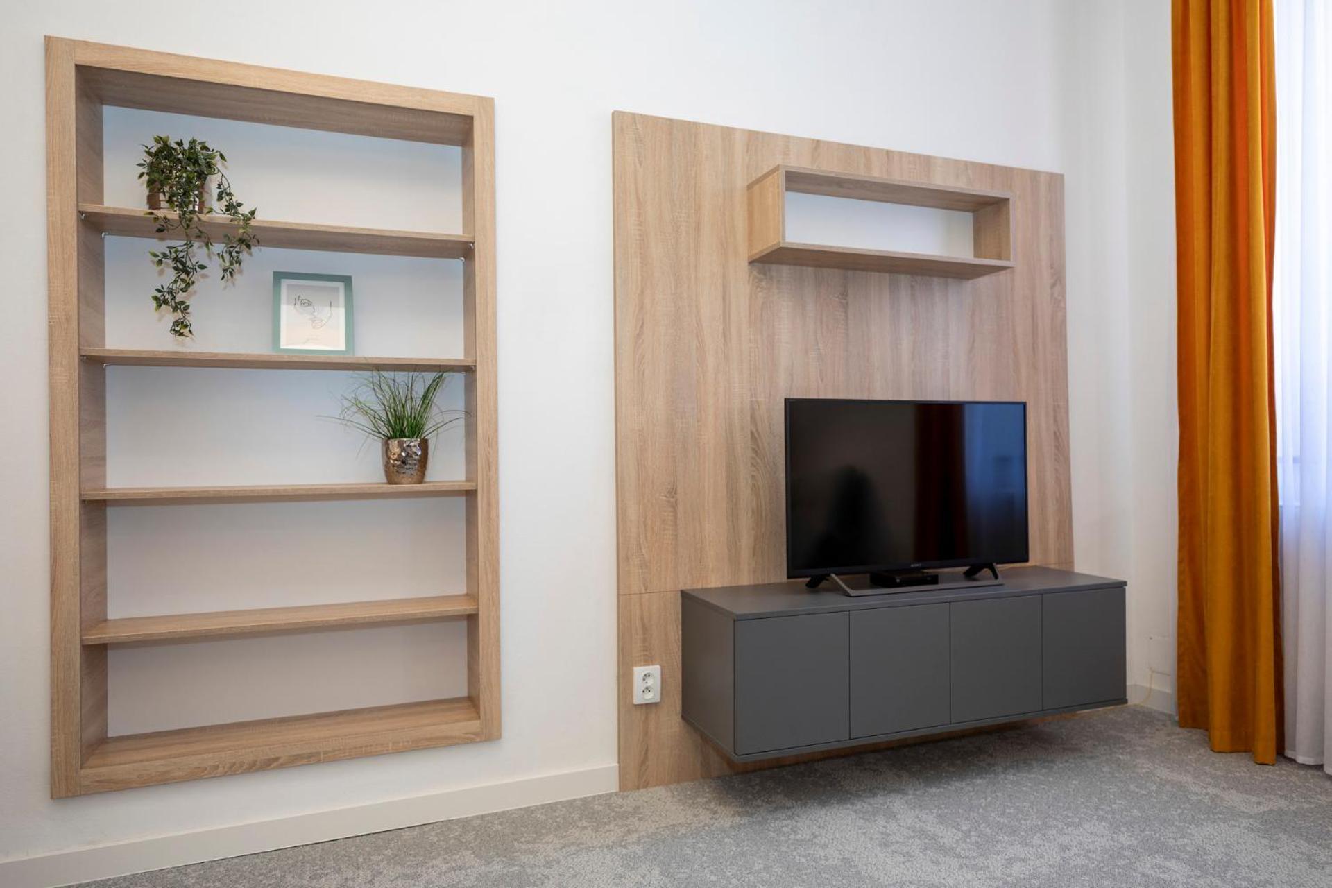 Alure Residences 10 - 24H Self Check-In & Private Parking Next To The Apartment Building Included, City Center Right On Snp Square In A Quiet Passage, New Building, Best Deal In Town 반스카비스트리카 외부 사진